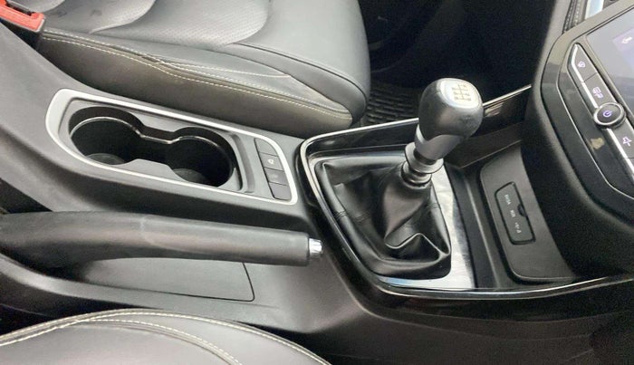2020 MG HECTOR SHARP 2.0 DIESEL DUAL TONE, Diesel, Manual, 89,920 km, Gear Lever