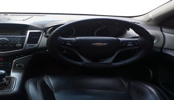 2015 Chevrolet Cruze LTZ AT, Diesel, Automatic, 66,364 km, Steering Wheel Close Up