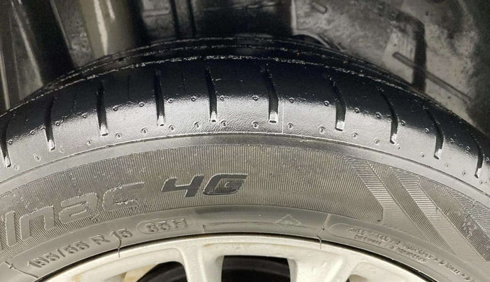 2018 Ford Figo Aspire TITANIUM 1.2 PETROL, Petrol, Manual, 1,04,619 km, Right Rear Tyre Tread