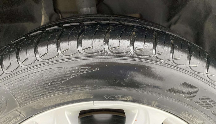 2017 Ford Ecosport TITANIUM 1.5L PETROL, Petrol, Manual, 31,846 km, Right Front Tyre Tread