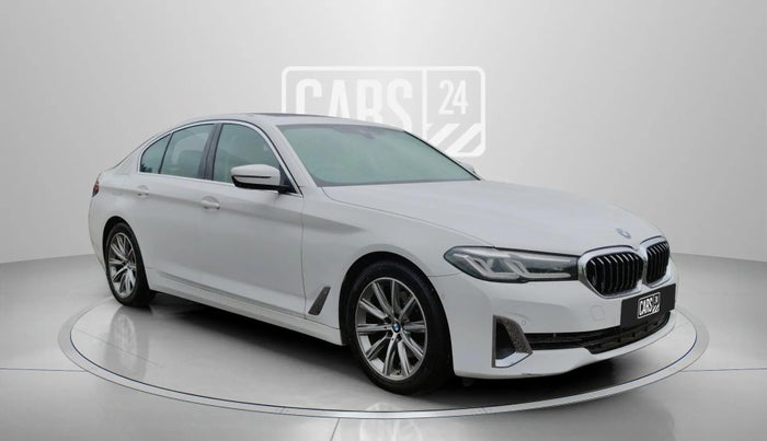2021 BMW 5 Series 520D LUXURY LINE, Diesel, Automatic, 38,040 km, Right Front Diagonal