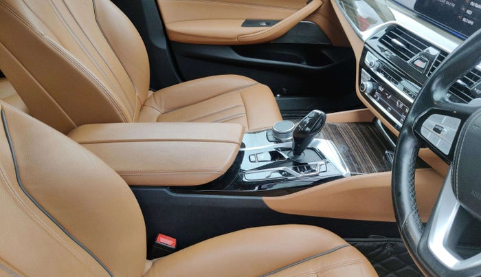 2021 BMW 5 Series 520D LUXURY LINE, Diesel, Automatic, 38,040 km, Gear Lever