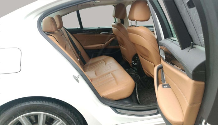 2021 BMW 5 Series 520D LUXURY LINE, Diesel, Automatic, 38,040 km, Right Side Rear Door Cabin