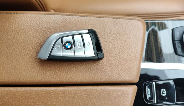 2021 BMW 5 Series 520D LUXURY LINE, Diesel, Automatic, 38,040 km, Key Close Up