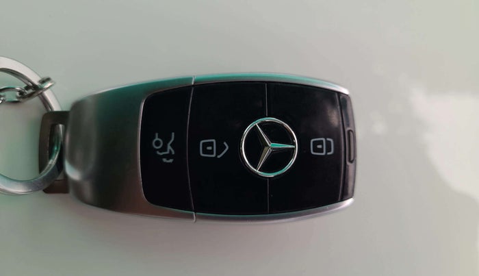 2018 Mercedes Benz E Class E 220 D, Diesel, Automatic, 80,378 km, Key Close Up