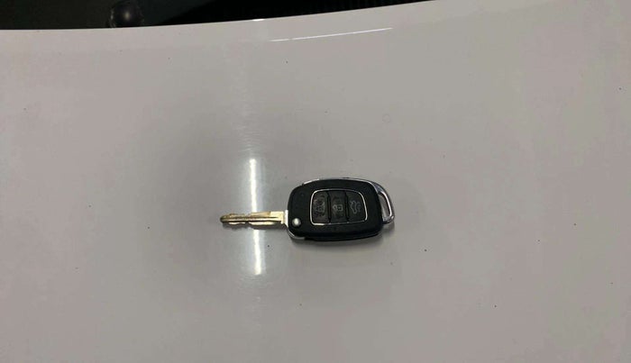 2024 Hyundai GRAND I10 NIOS SPORTZ 1.2 KAPPA VTVT CNG, CNG, Manual, 24,014 km, Key Close Up