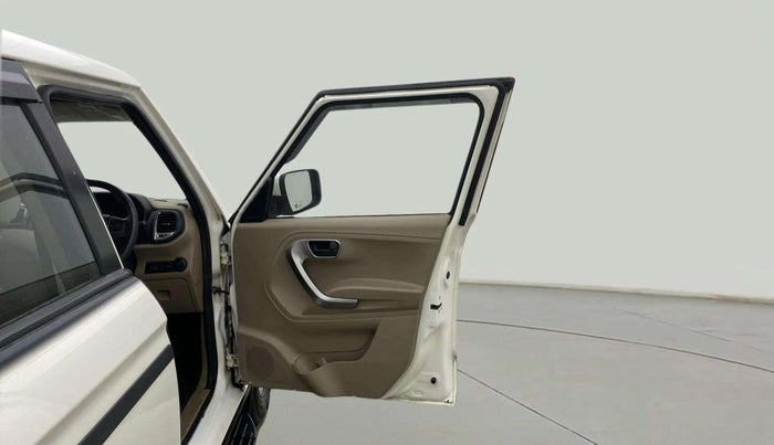 2022 Mahindra BOLERO NEO N10 R, Diesel, Manual, 36,440 km, RHS Front Door