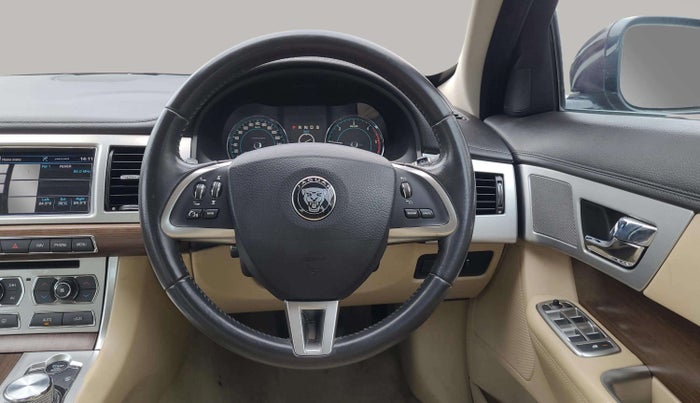 2015 Jaguar XF 2.2 DIESEL LUXURY, Diesel, Automatic, 36,296 km, Steering Wheel Close Up