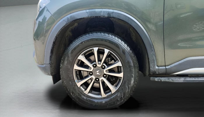 2022 Mahindra SCORPIO-N Z8 L PETROL MT 7 STR, Petrol, Manual, 17,558 km, Left Front Wheel