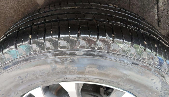 2022 Mahindra SCORPIO-N Z8 L PETROL MT 7 STR, Petrol, Manual, 17,558 km, Right Front Tyre Tread