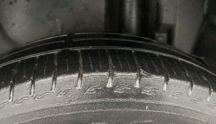 2015 Maruti Swift Dzire VXI, Petrol, Manual, 32,700 km, Left Rear Tyre Tread