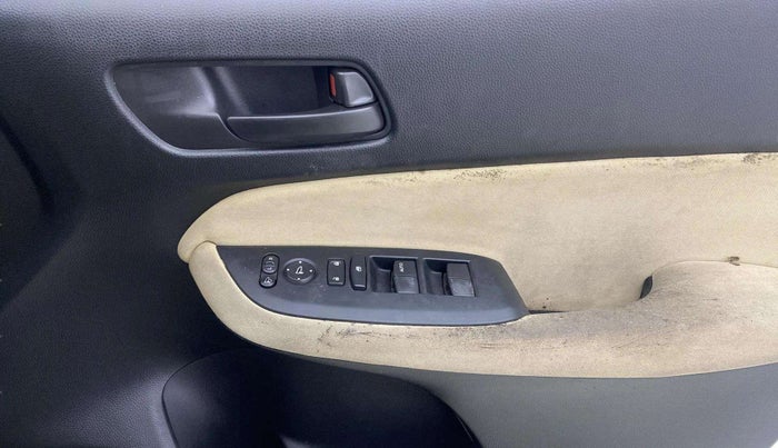 2022 Honda City 1.5L I-VTEC V CVT 5TH GEN, Petrol, Automatic, 37,823 km, Driver Side Door Panels Control