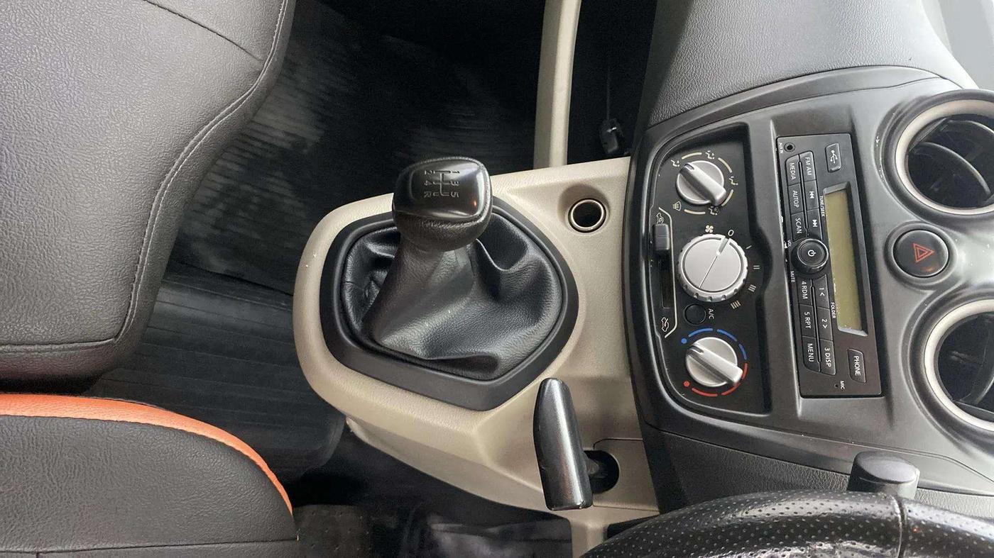 2018 Datsun Go Plus T, CNG, Manual, 36,482 km, Gear Lever