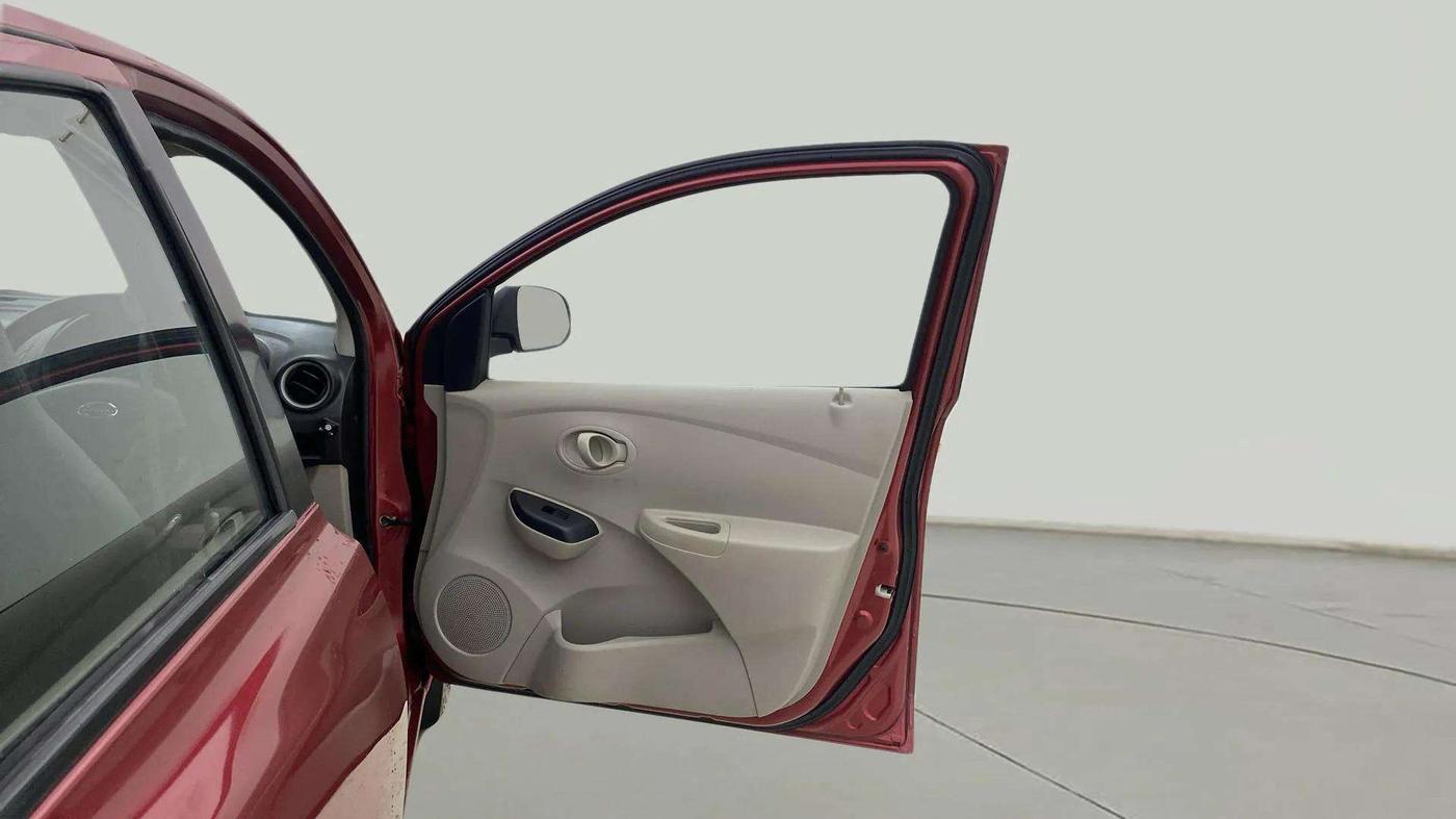 2018 Datsun Go Plus T, CNG, Manual, 36,482 km, RHS Front Door