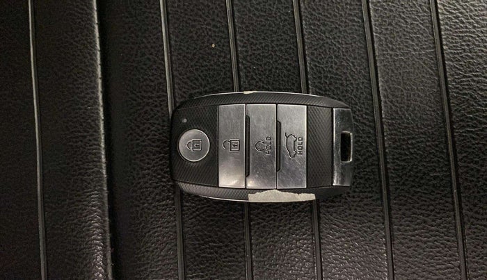 2021 KIA SELTOS HTK PLUS 1.5 IMT, Petrol, Manual, 32,028 km, Key Close Up