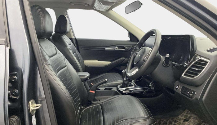 2021 KIA SELTOS HTK PLUS 1.5 IMT, Petrol, Manual, 32,028 km, Right Side Front Door Cabin