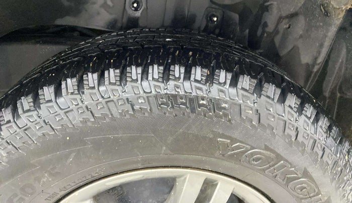 2019 Mahindra TUV300 T10, Diesel, Manual, 95,841 km, Left Rear Tyre Tread