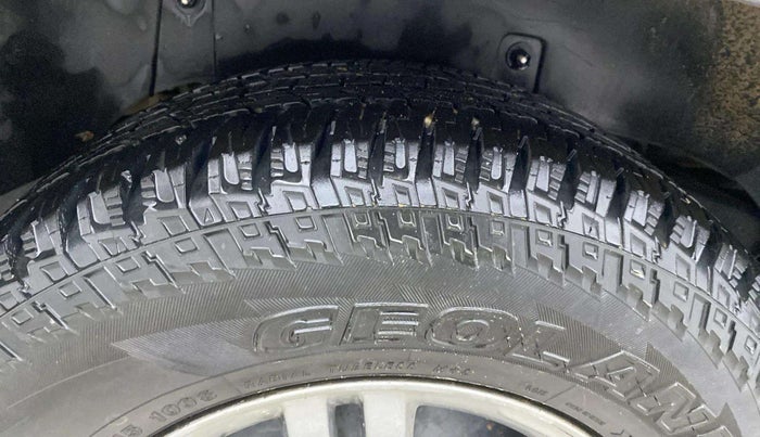 2019 Mahindra TUV300 T10, Diesel, Manual, 95,841 km, Right Rear Tyre Tread