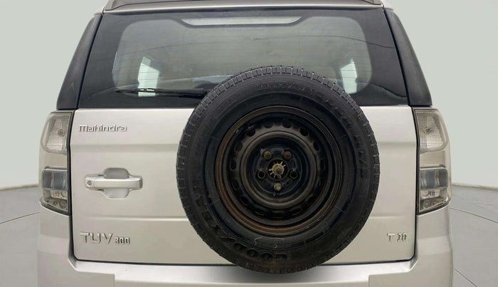 2019 Mahindra TUV300 T10, Diesel, Manual, 95,841 km, Spare Tyre