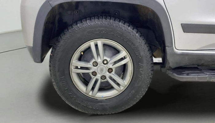2019 Mahindra TUV300 T10, Diesel, Manual, 95,841 km, Right Rear Wheel