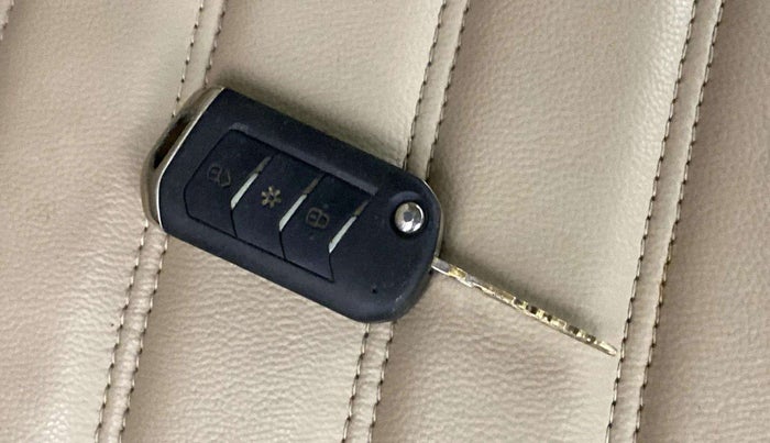 2019 Mahindra TUV300 T10, Diesel, Manual, 95,841 km, Key Close Up