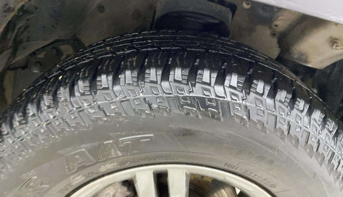 2019 Mahindra TUV300 T10, Diesel, Manual, 95,841 km, Right Front Tyre Tread