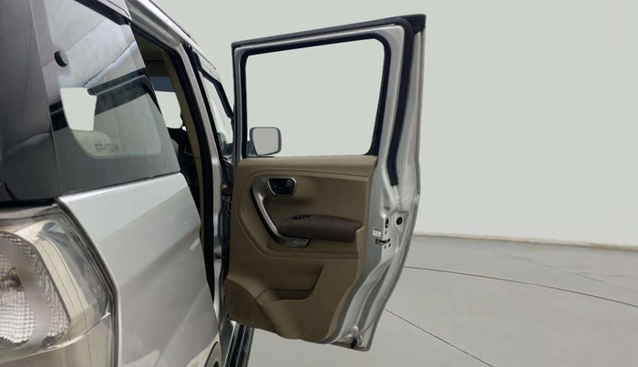 2019 Mahindra TUV300 T10, Diesel, Manual, 95,841 km, RHS Rear Door