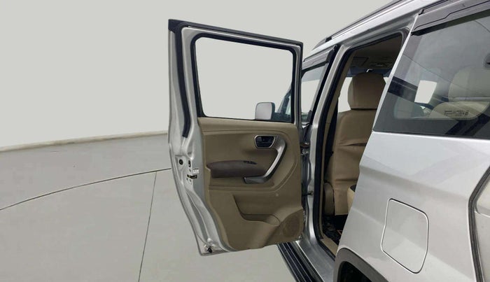 2019 Mahindra TUV300 T10, Diesel, Manual, 95,841 km, LHS Rear Door