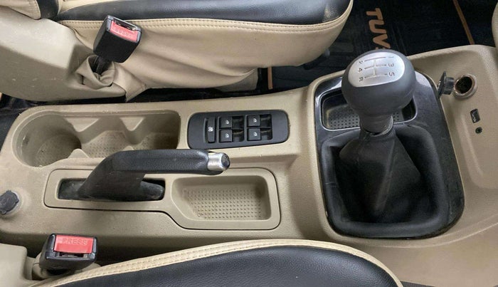 2019 Mahindra TUV300 T10, Diesel, Manual, 95,841 km, Gear Lever