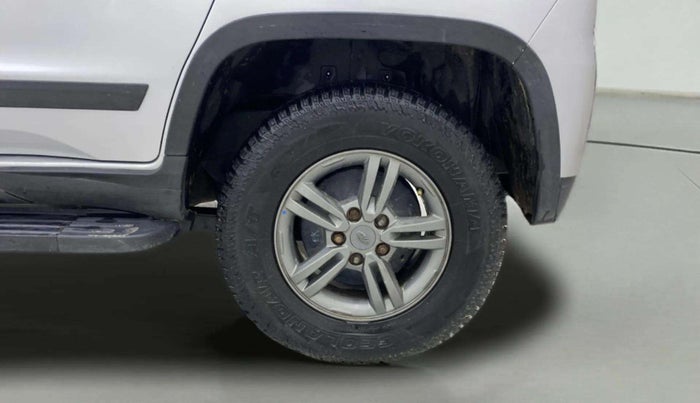 2019 Mahindra TUV300 T10, Diesel, Manual, 95,841 km, Left Rear Wheel
