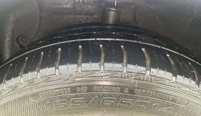 2015 Hyundai Xcent SX 1.2, Petrol, Manual, 32,423 km, Left Front Tyre Tread