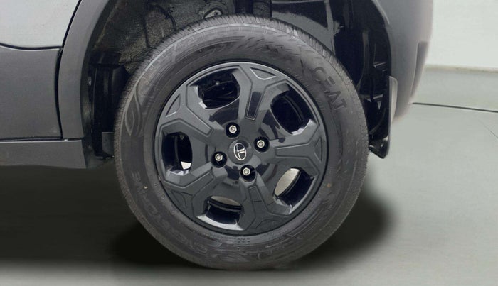 2025 Tata PUNCH Accomplished Plus AMT, Petrol, Automatic, 2,592 km, Left Rear Wheel