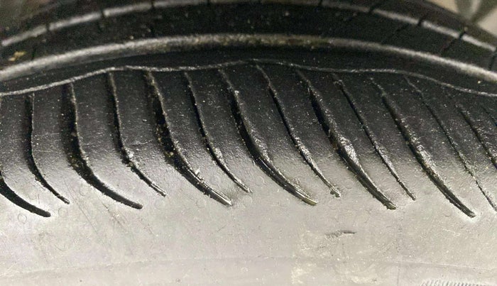 2021 Ford FREESTYLE TITANIUM 1.2 PETROL, Petrol, Manual, 79,615 km, Right Front Tyre Tread
