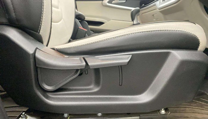 2023 KIA CARENS  PRESTIGE PLUS 1.5 TURBO PETROL IMT 7 STR , Petrol, Manual, 15,184 km, Driver Side Adjustment Panel
