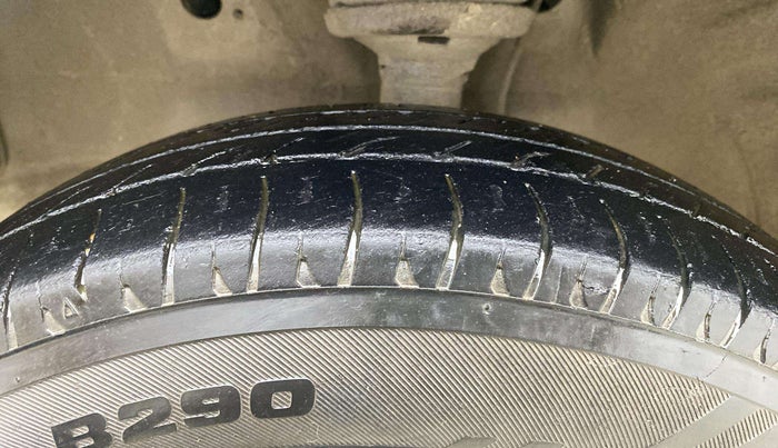 2018 Maruti Wagon R 1.0 LXI CNG (O), CNG, Manual, 67,745 km, Left Front Tyre Tread