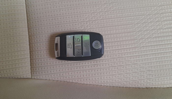 2021 KIA CARNIVAL PREMIUM 2.2 7 STR, Diesel, Automatic, 79,805 km, Key Close Up