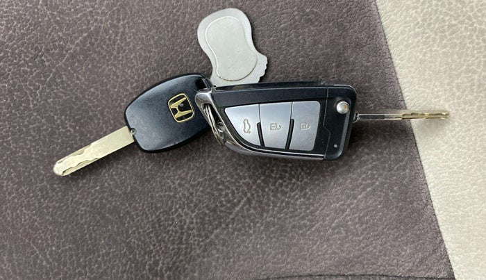 2013 Honda Brio S MT, Petrol, Manual, 88,702 km, Key Close Up