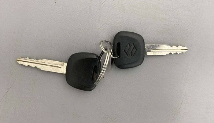 2022 Maruti Eeco 7 STR STD(O), Petrol, Manual, 13,566 km, Key Close Up