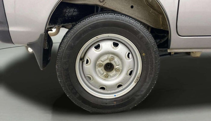2022 Maruti Eeco 7 STR STD(O), Petrol, Manual, 13,566 km, Right Rear Wheel
