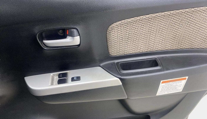 2015 Maruti Wagon R 1.0 LXI CNG, CNG, Manual, 50,322 km, Driver Side Door Panels Control