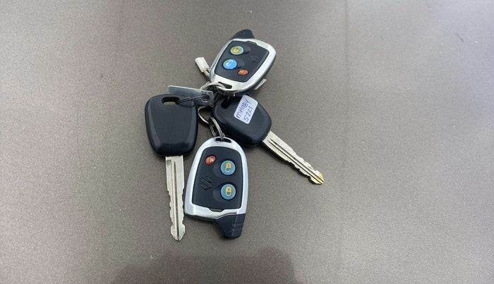2015 Maruti Wagon R 1.0 LXI CNG, CNG, Manual, 50,322 km, Key Close Up