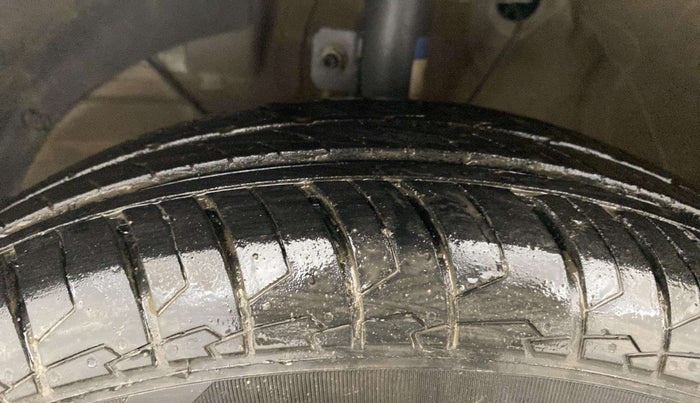 2022 Maruti Dzire VXI, Petrol, Manual, 20,930 km, Left Front Tyre Tread