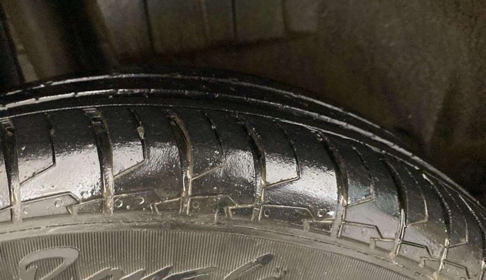 2022 Maruti Dzire VXI, Petrol, Manual, 20,930 km, Left Rear Tyre Tread