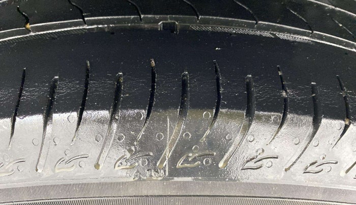 2022 Maruti BREZZA VXI SMART HYBRID, Petrol, Manual, 34,547 km, Left Rear Tyre Tread