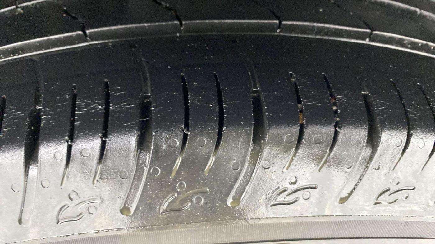 2022 Maruti BREZZA VXI SMART HYBRID, Petrol, Manual, 34,547 km, Right Rear Tyre Tread