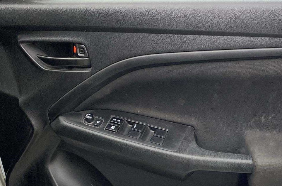 2022 Maruti BREZZA VXI SMART HYBRID, Petrol, Manual, 34,547 km, Driver Side Door Panels Control