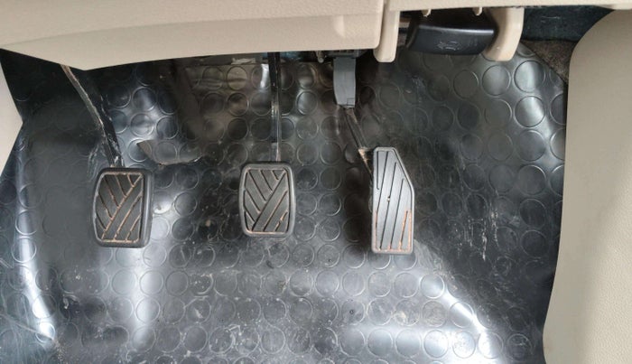 2023 Maruti Ertiga VXi (O), Petrol, Manual, 21,092 km, Pedals