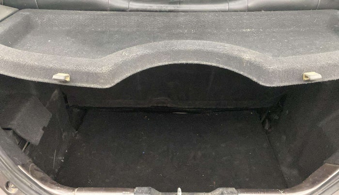 2018 Tata Tiago XZ PETROL, Petrol, Manual, 67,923 km, Boot Inside