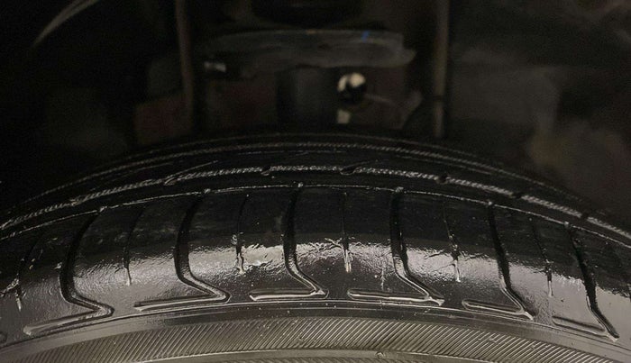 2018 Tata Tiago XZ PETROL, Petrol, Manual, 67,923 km, Right Front Tyre Tread