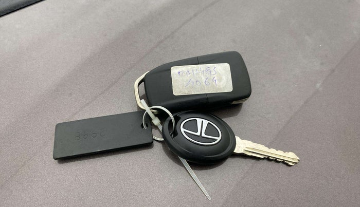 2018 Tata Tiago XZ PETROL, Petrol, Manual, 67,923 km, Key Close Up